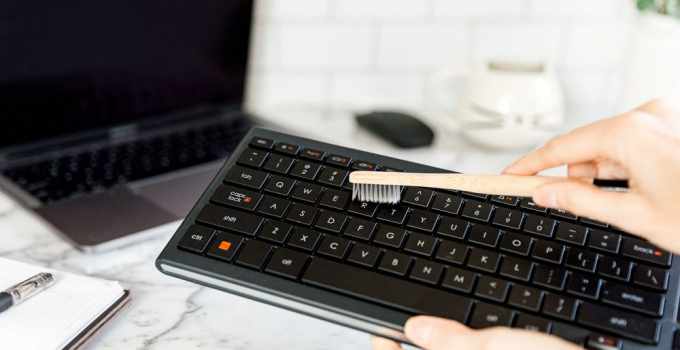 How to clean keyboard