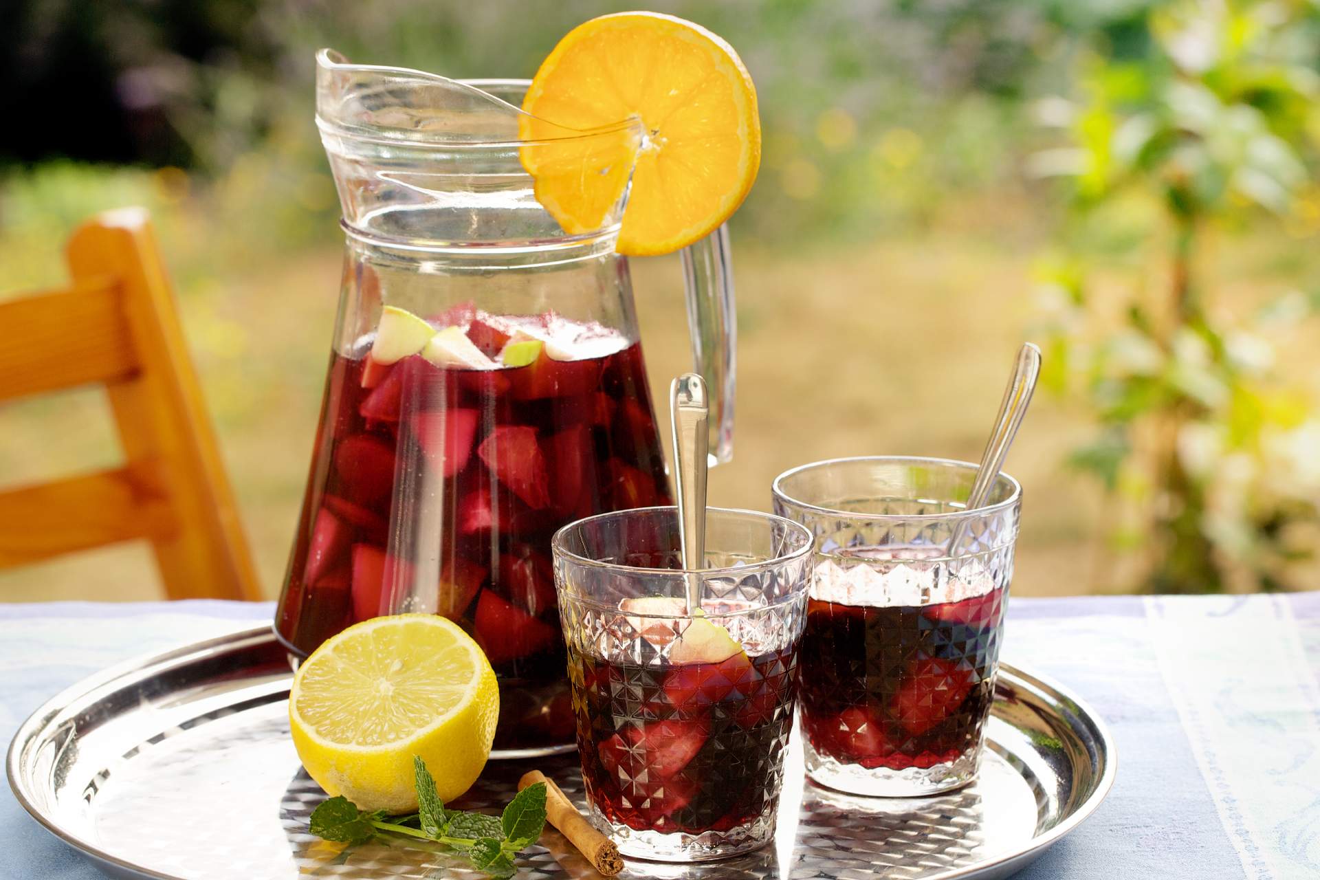 How to make the best wine for sangria and how did it become so popular?